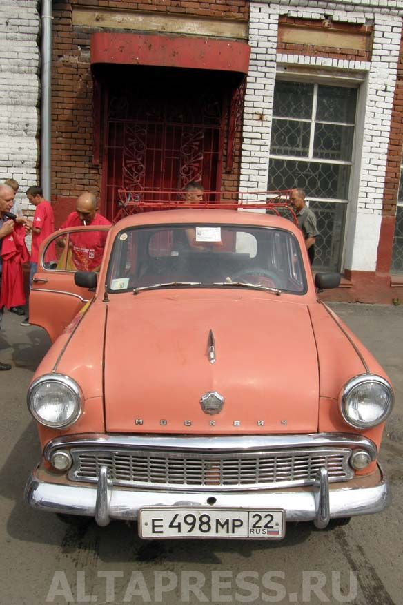 В честь 80-летнего юбилея Шукшина на Алтае стартует автопробег ретро-автомобилей «Колесо истории 2009»