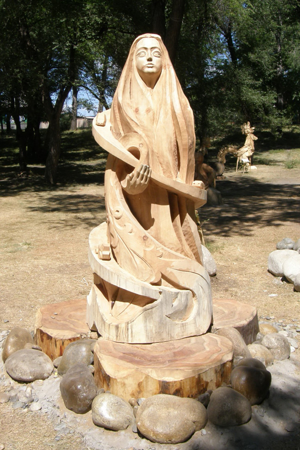 На Алтае прошел фестиваль деревянной скульптуры «Чудики»