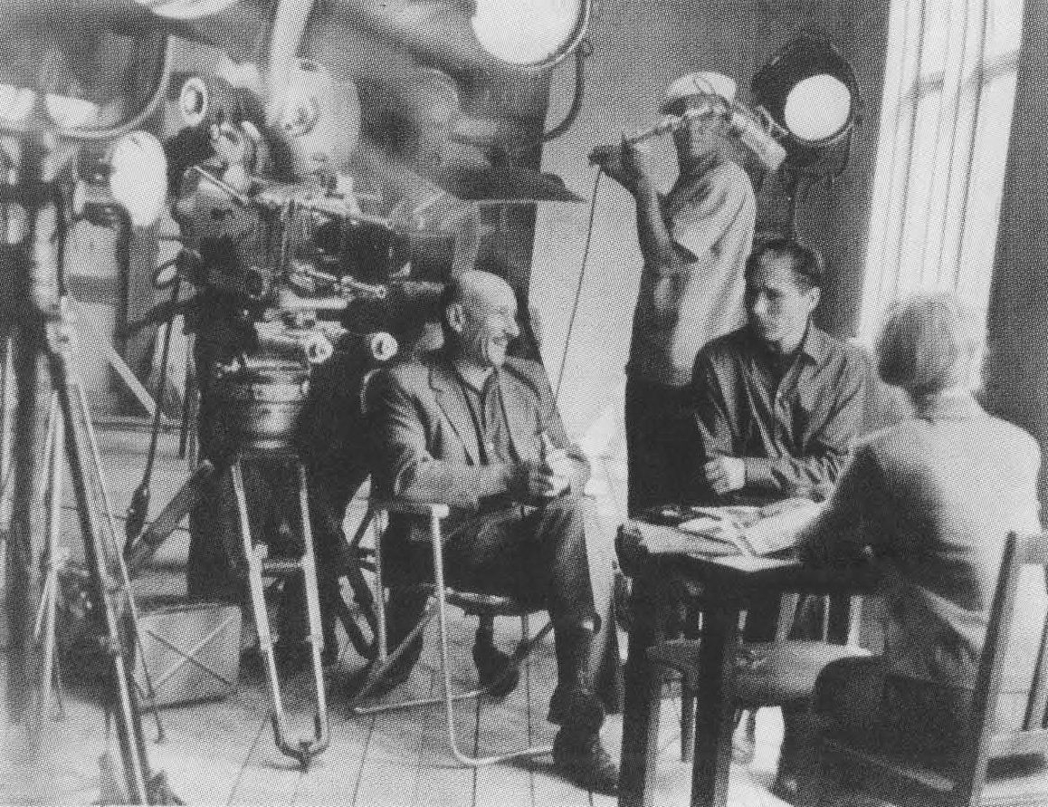 Рабочий момент съемок фильма «У озера». В.М. Шукшин и С.А. Герасимов. 1970 Рабочий момент съемок фильма «У озера». В.М. Шукшин и С.А. Герасимов. 1970