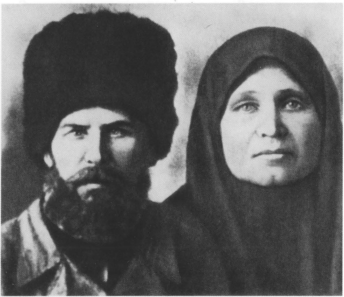 Поповы Сергей Федорович и Агафья Михайловна — дедушка и бабушка В. Шукшина Поповы Сергей Федорович и Агафья Михайловна — дедушка и бабушка В. Шукшина